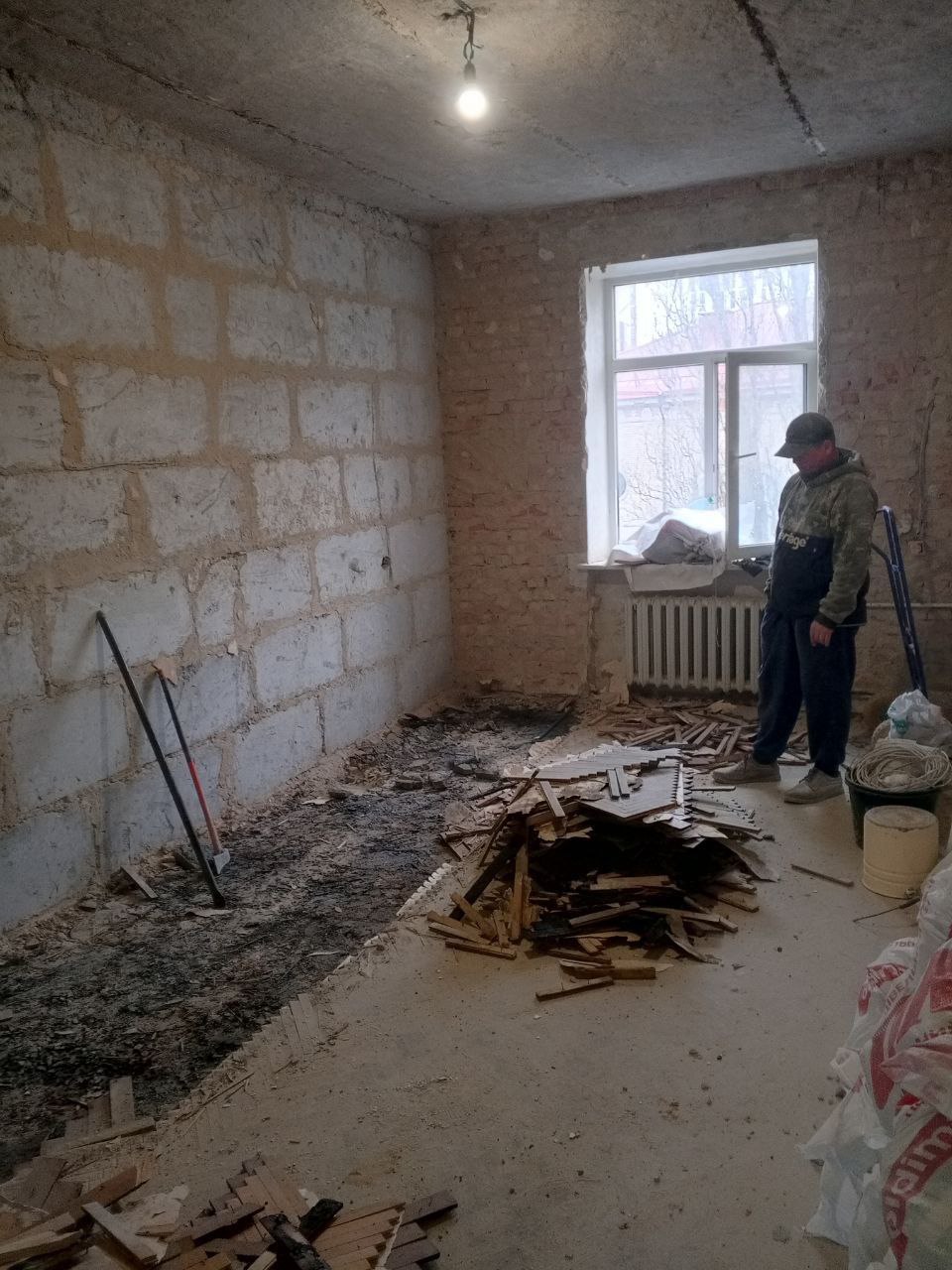 Демонтажні роботи в однокімнатній квартирі по вул. Богданівська