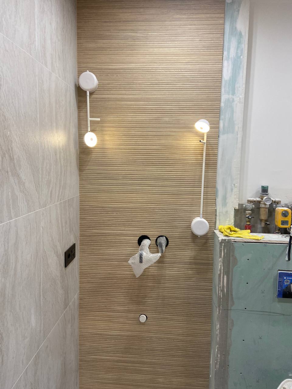 Плиточные работы в двухкомнатной квартире 67м² на ул. Донца