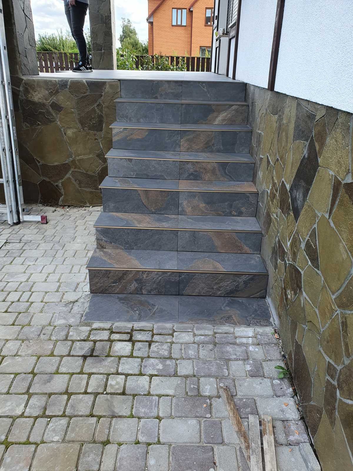 Плиточные работы в коттедже 102м​² Бортничи