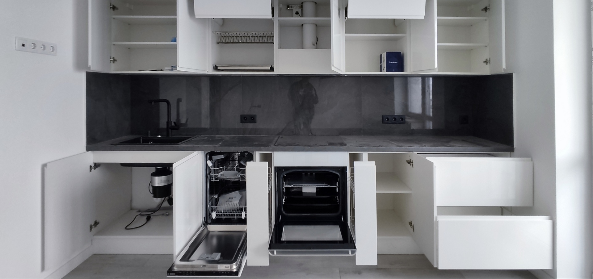 Плиточные работы в однокомнатной квартире 55м² в ЖК Кампус