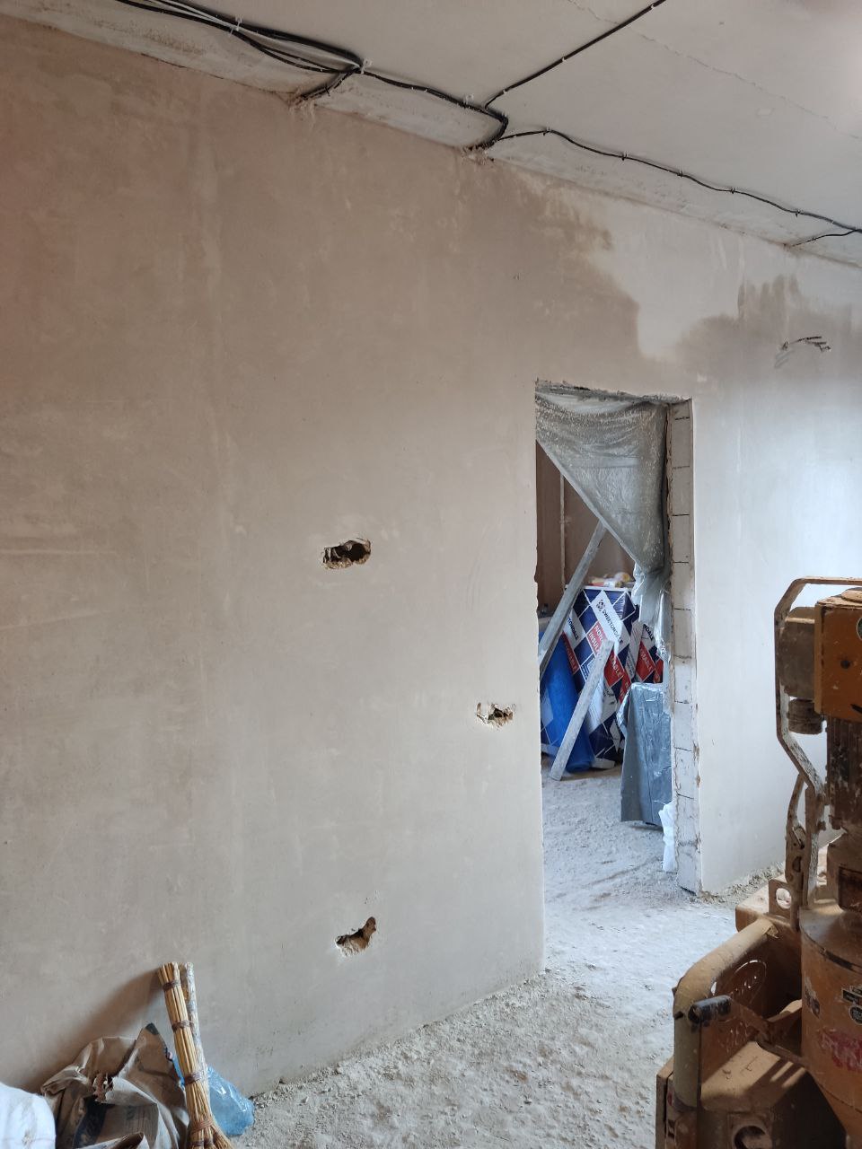 Штукатурные работы в однокомнатной квартире 37м2 по вул. Антонова