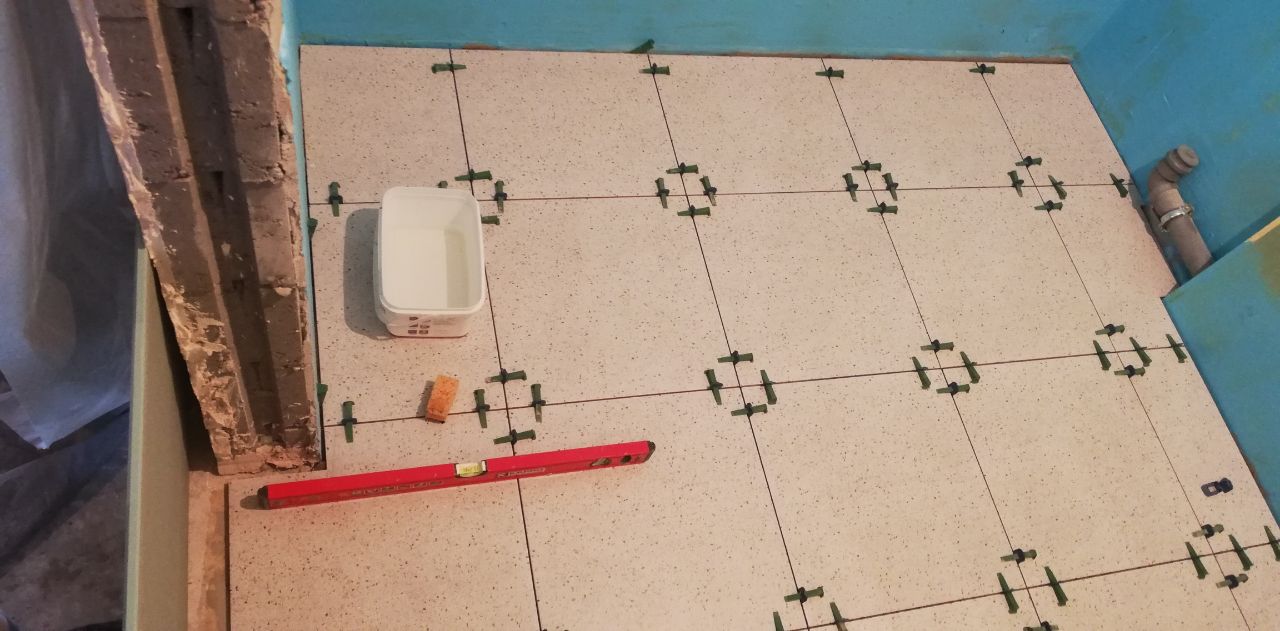 Плиточные работы в двухкомнатной квартире 67м² ул. Бажана