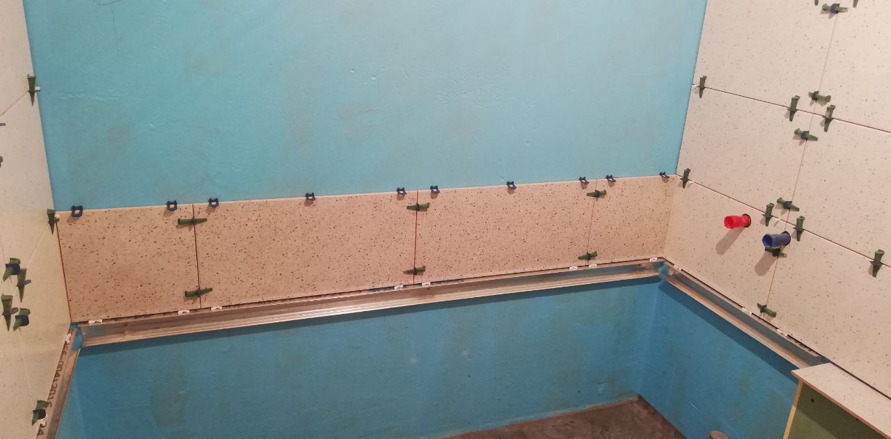 Плиточные работы в двухкомнатной квартире 67м² ул. Бажана