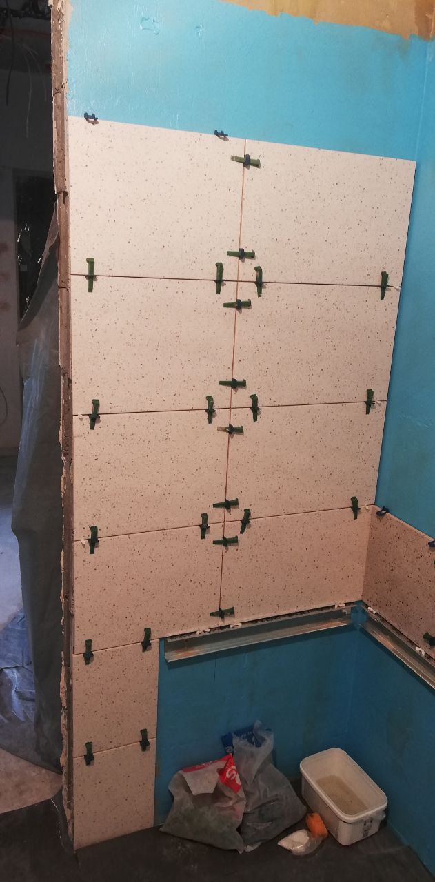 Плиточные работы в двухкомнатной квартире 67м² ул. Бажана