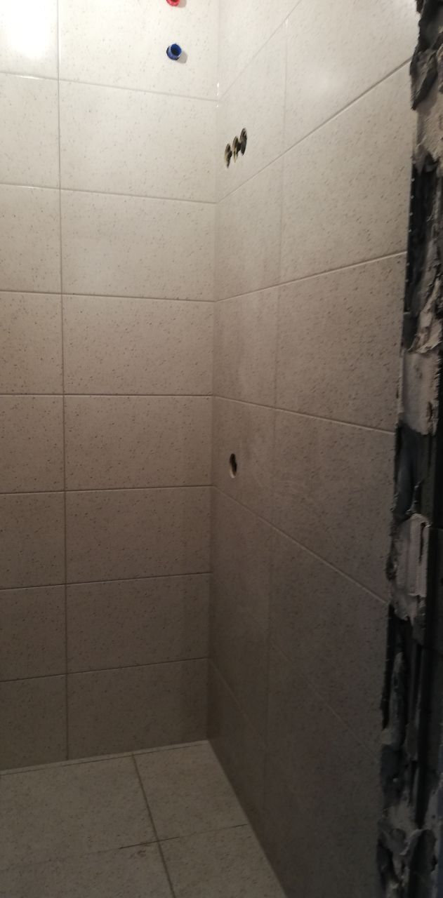 Плиточные работы в однокомнатной квартире 42м² в ЖК Республика