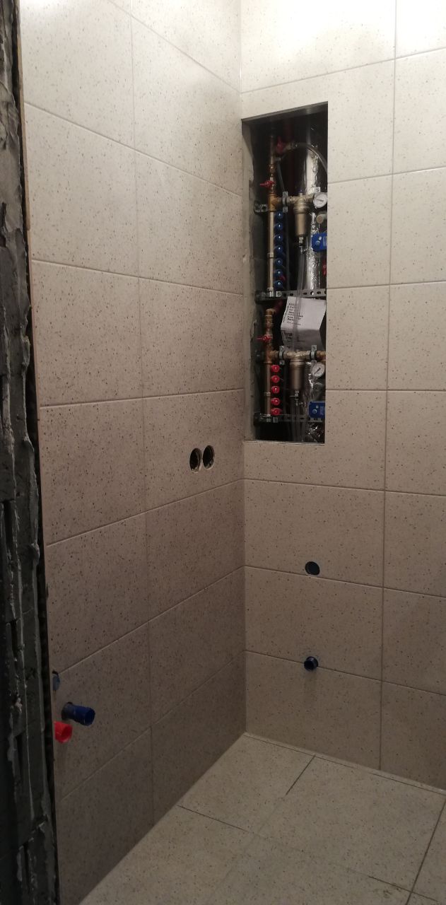 Плиточные работы в однокомнатной квартире 42м² в ЖК Республика