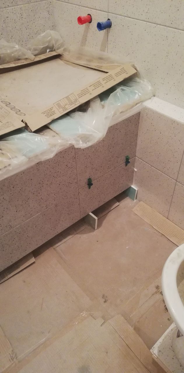 Плиточные работы в однокомнатной квартире 42м² в ЖК Республика