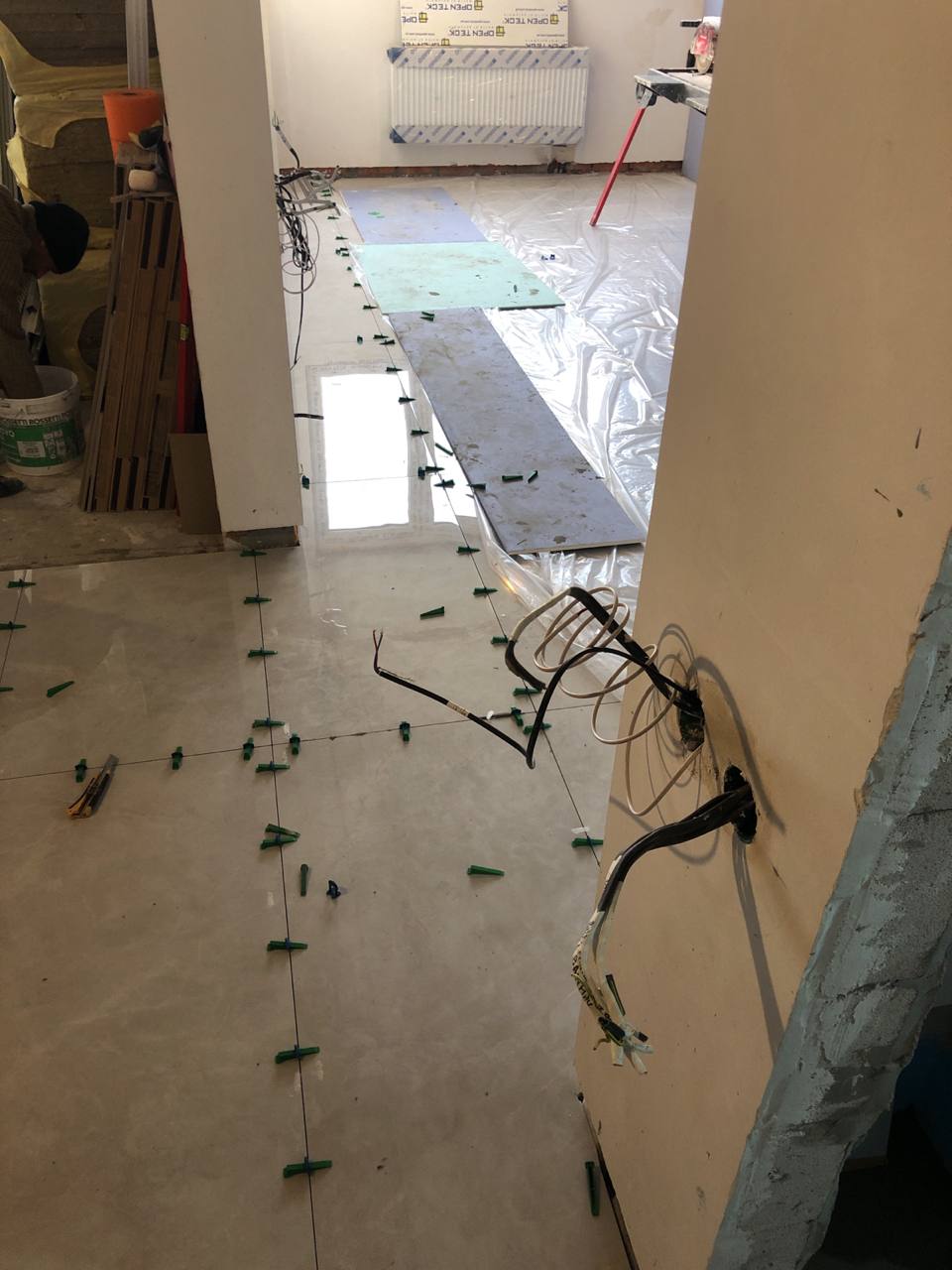 Плиточные работы в однокомнатной квартире 44м² ЖК River Stoun